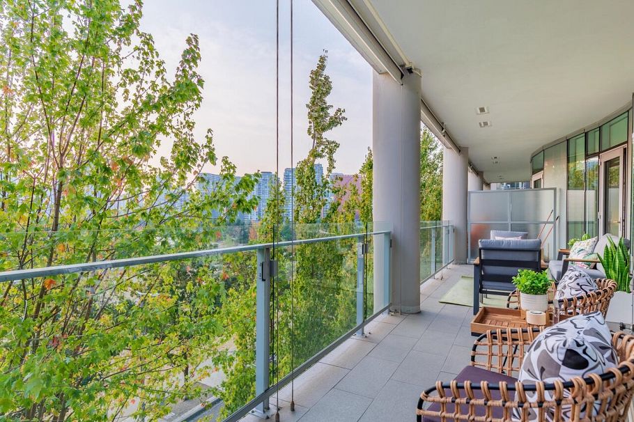 404 1616 Columbia Street Vancouver, BC - 9