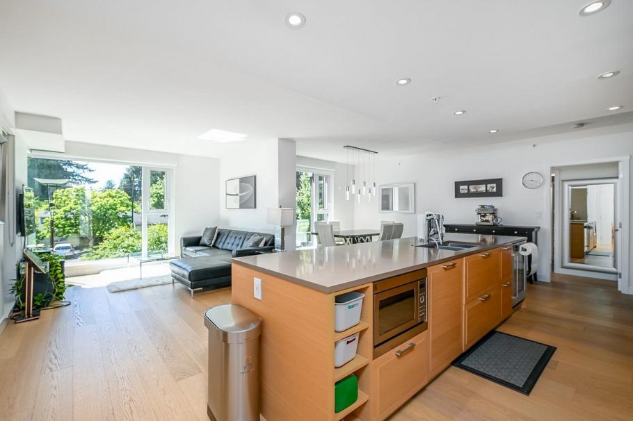 204 7128 Adera Street Vancouver, BC - 7