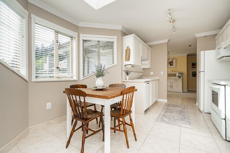 411 3658 Banff Court North Vancouver, BC - 12