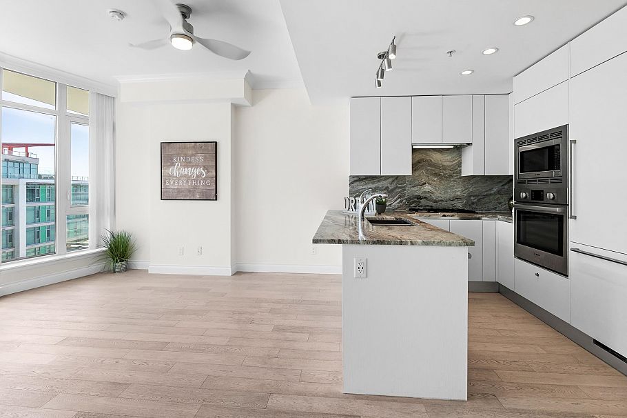 901 175 Victory Ship Way North Vancouver, BC - 3
