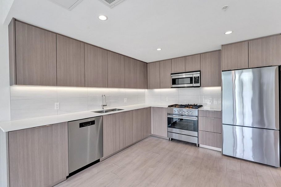 408 1471 Hunter Street North Vancouver, BC - 10