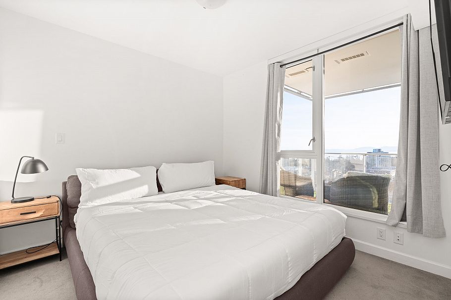 2110 3355 Binning Road Vancouver, BC - 9