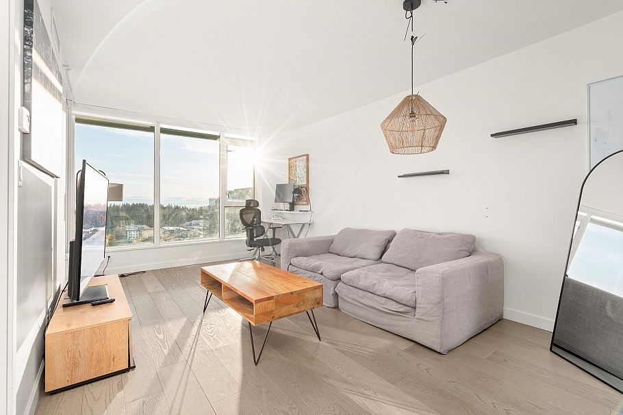2110 3355 Binning Road Vancouver, BC - 1