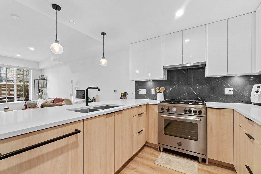 5 237 Ridgeway Avenue North Vancouver, BC - 16
