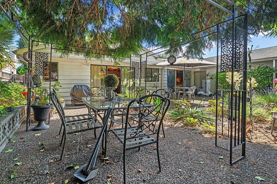 1454 Sowden Street North Vancouver, BC - 33