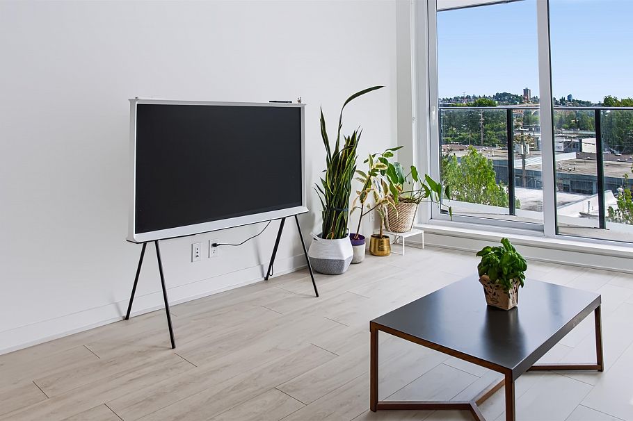405 1401 Hunter Street North Vancouver, BC - 7