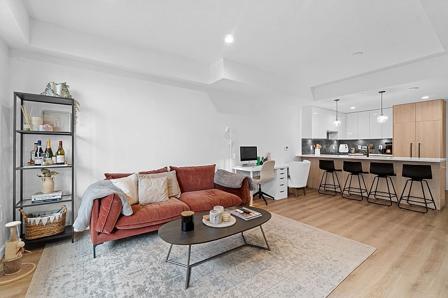 5 237 Ridgeway Avenue North Vancouver, BC - 1