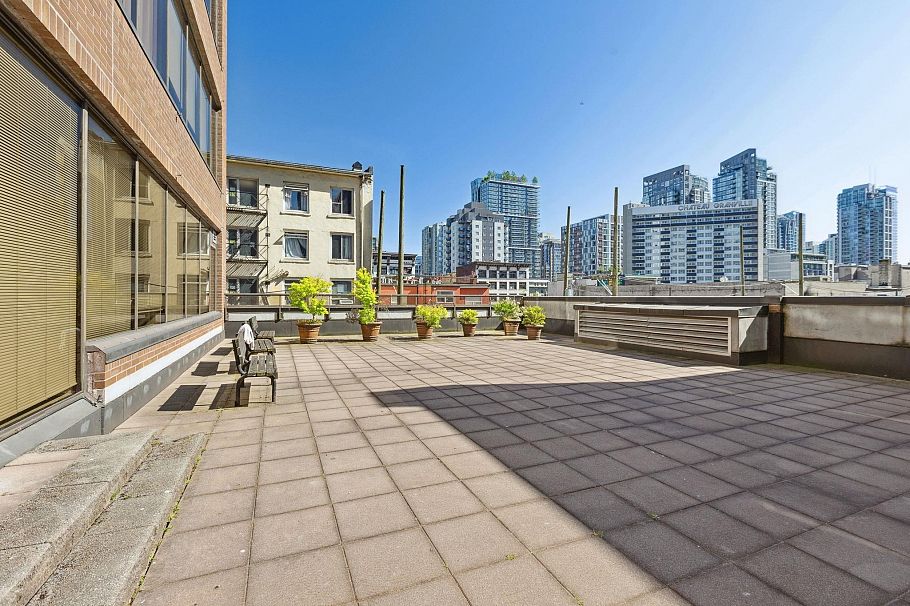 909 1010 Howe Street Vancouver, BC - 11