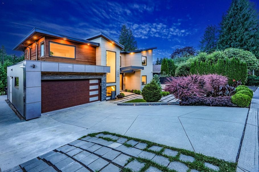 4399 Highland Boulevard North Vancouver, BC - 1