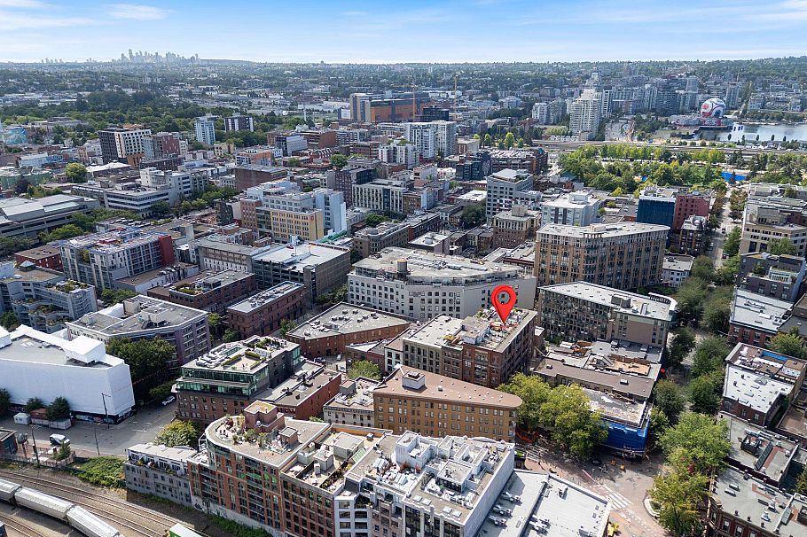 301 28 Powell Street Vancouver, BC - 34