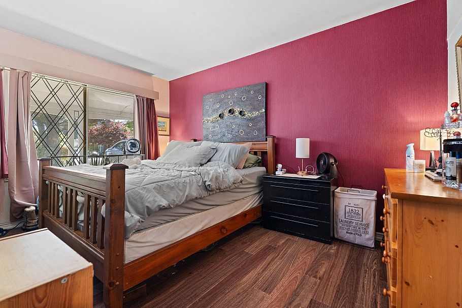 1454 Sowden Street North Vancouver, BC - 28