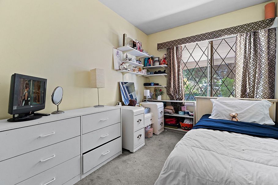 1454 Sowden Street North Vancouver, BC - 29