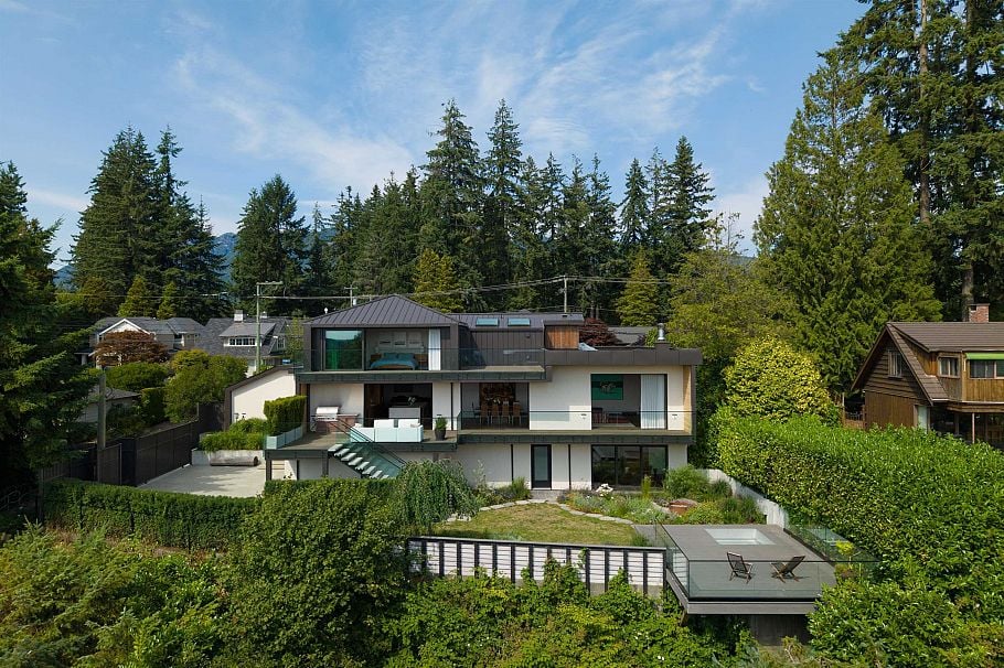 1295 W Keith Road North Vancouver, BC - 33