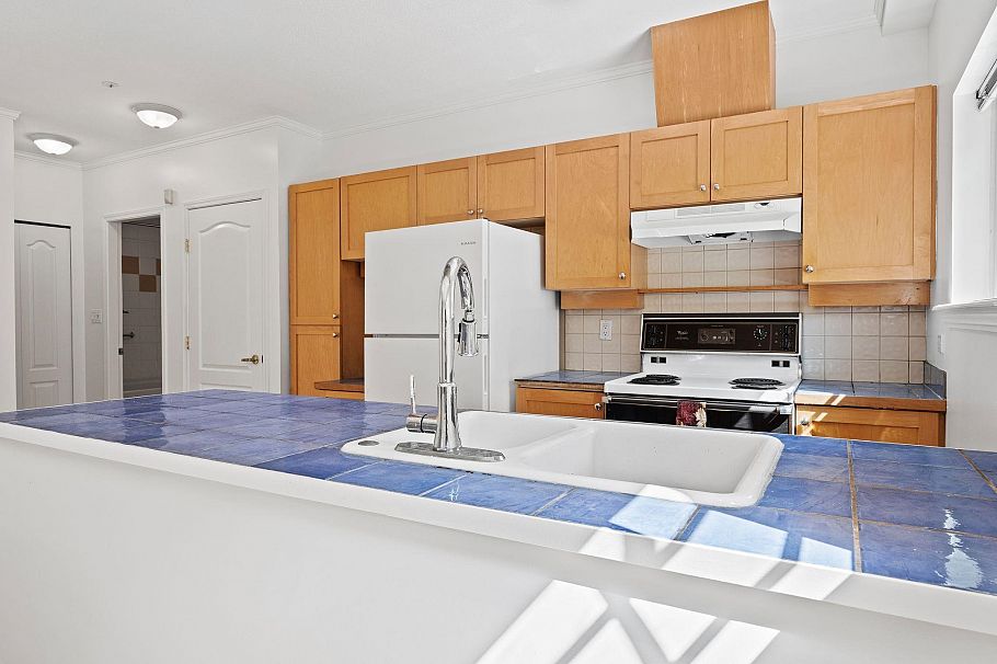 3027 W 7th Avenue Vancouver, BC - 6