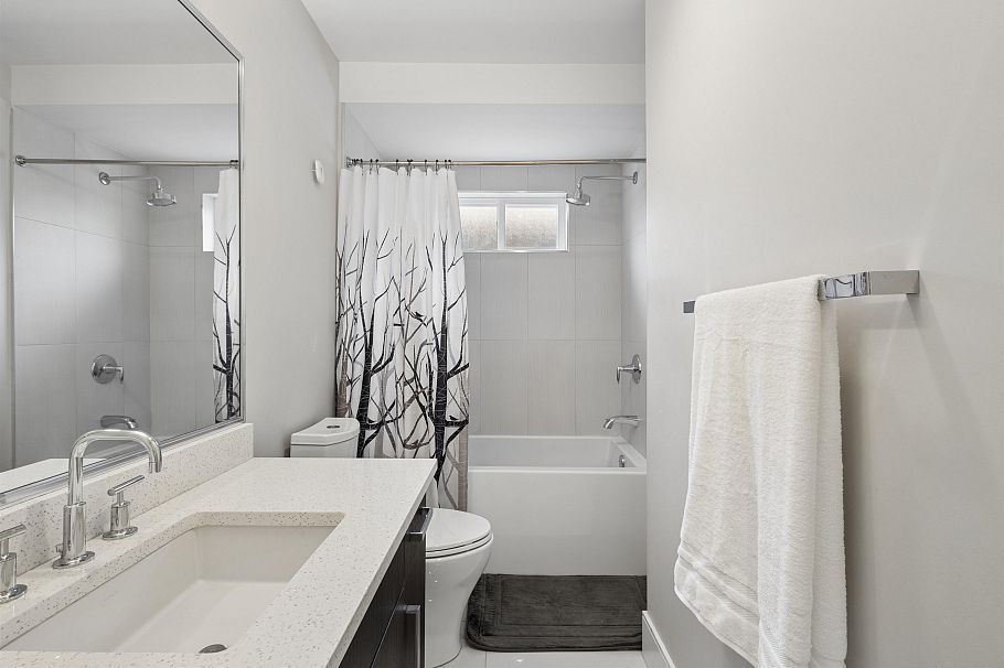 1336 E 23 Avenue Vancouver, BC - 18