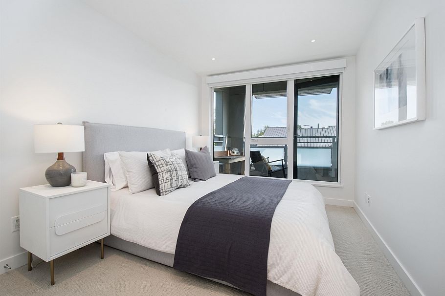 402 1061 Marine Drive North Vancouver, BC - 15