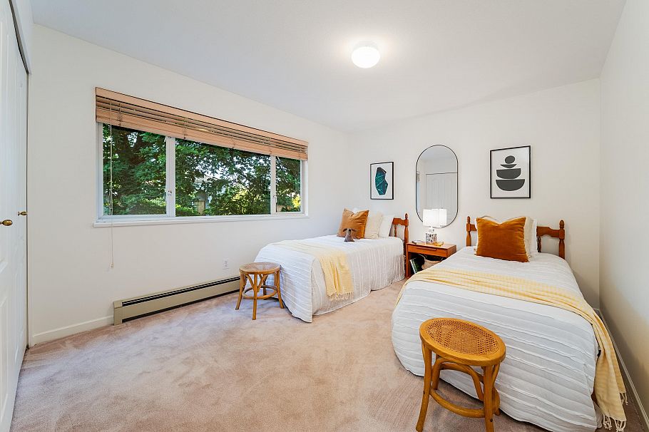 4682 W 14th Avenue Vancouver, BC - 22
