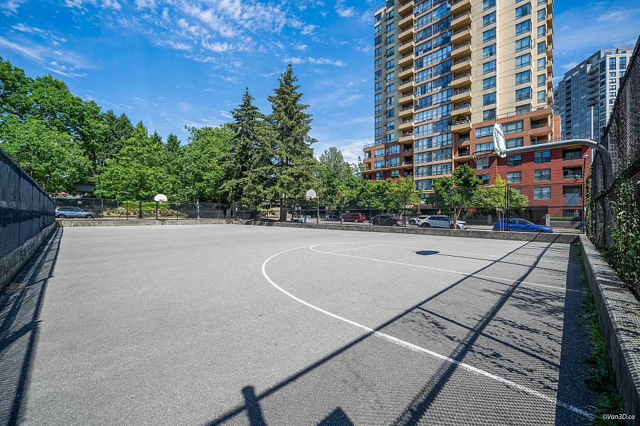 707 3520 Crowley Drive Vancouver, BC - 24