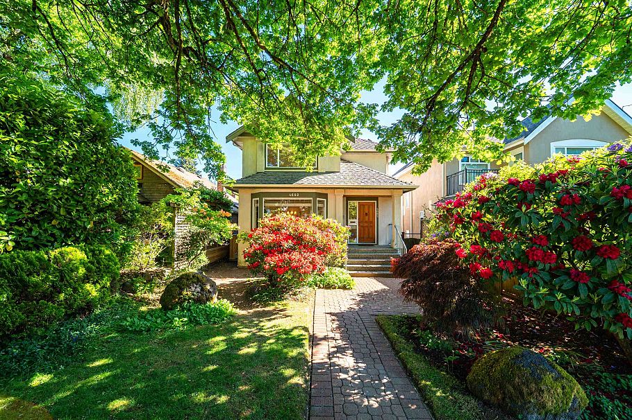 4682 W 14th Avenue Vancouver, BC - 33
