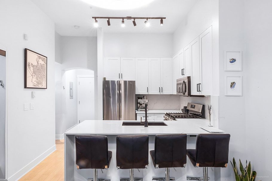 2409 4625 Valley Drive Vancouver, BC - 2