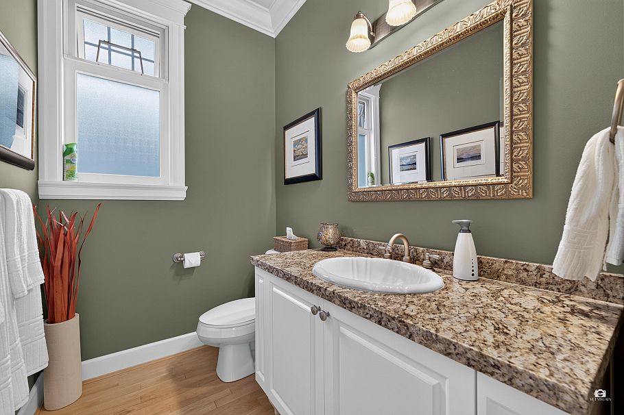 3566 W 23rd Avenue Vancouver, BC - 17