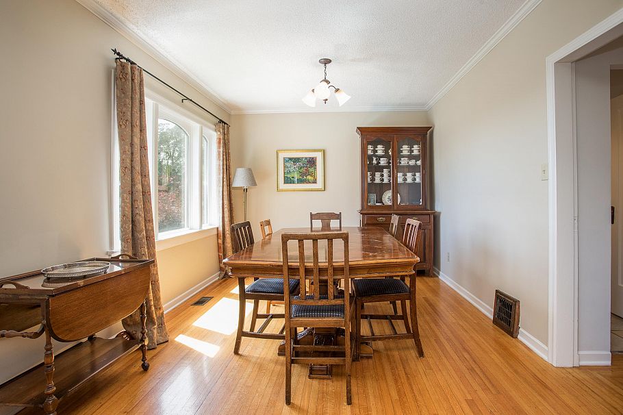 87 W 41st Avenue Vancouver, BC - 8