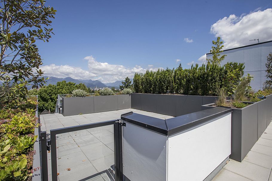 PH522 2471 St. George Street Vancouver, BC - 21