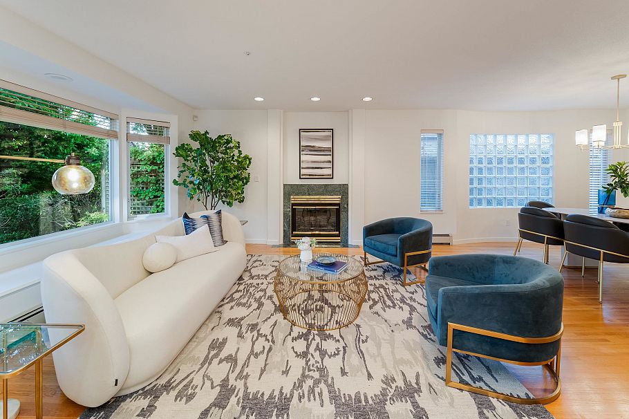 4682 W 14th Avenue Vancouver, BC - 3