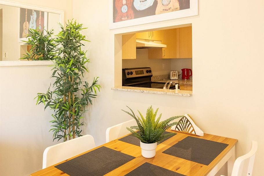 502 1010 Howe Street Vancouver, BC - 9