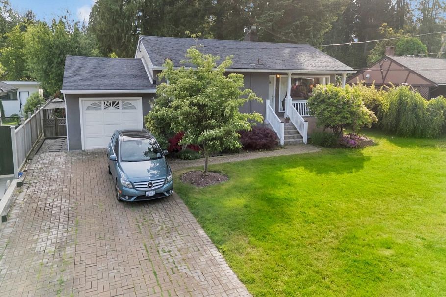 1075 Ruthina Avenue North Vancouver, BC - 4