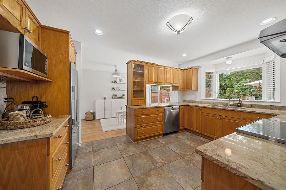 1479 Percy Court North Vancouver, BC - 6
