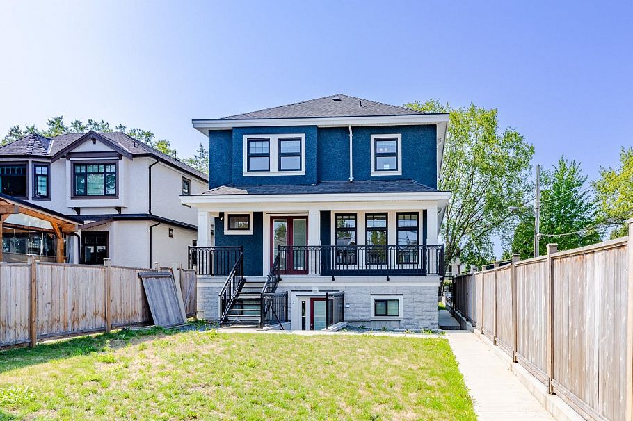 3559 E 48th Avenue Vancouver, BC - 5
