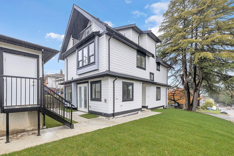 4325 Kamloops Street Vancouver, BC - 1