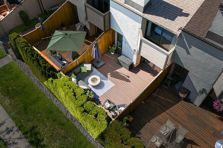 18 220 E 11th Street North Vancouver, BC - 2