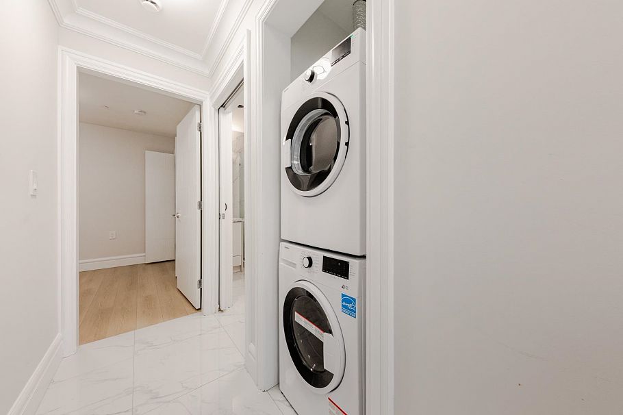 3559 E 48th Avenue Vancouver, BC - 25