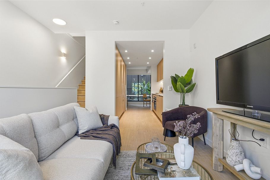 2408 E 12th Avenue Vancouver, BC - 5