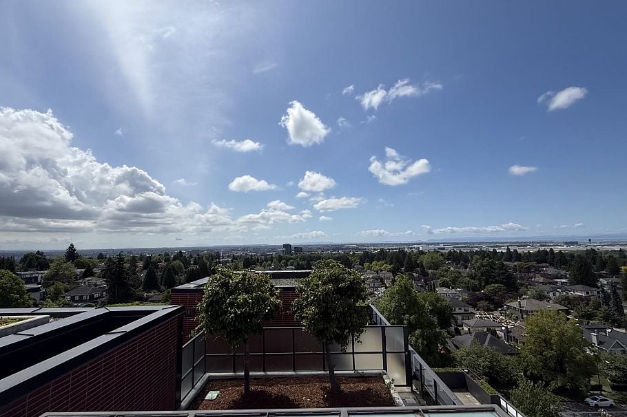 808 1561 W 57th Avenue Vancouver, BC - 29