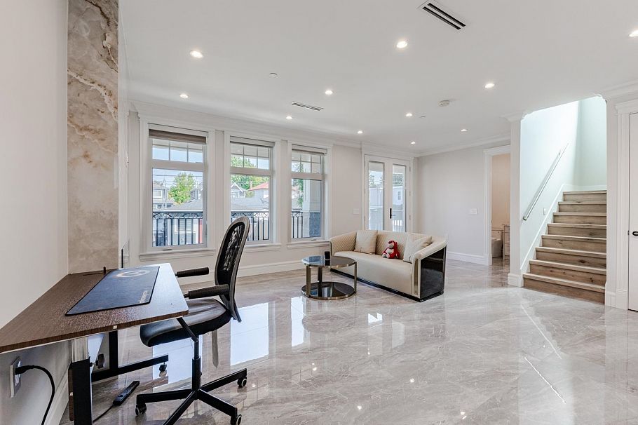 3559 E 48th Avenue Vancouver, BC - 35