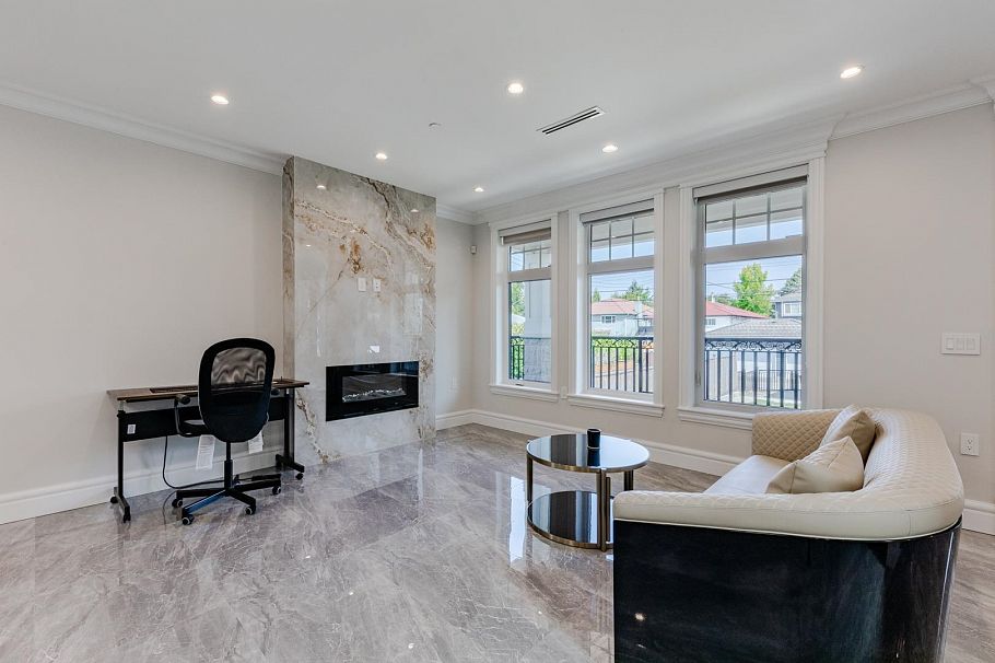 3559 E 48th Avenue Vancouver, BC - 37