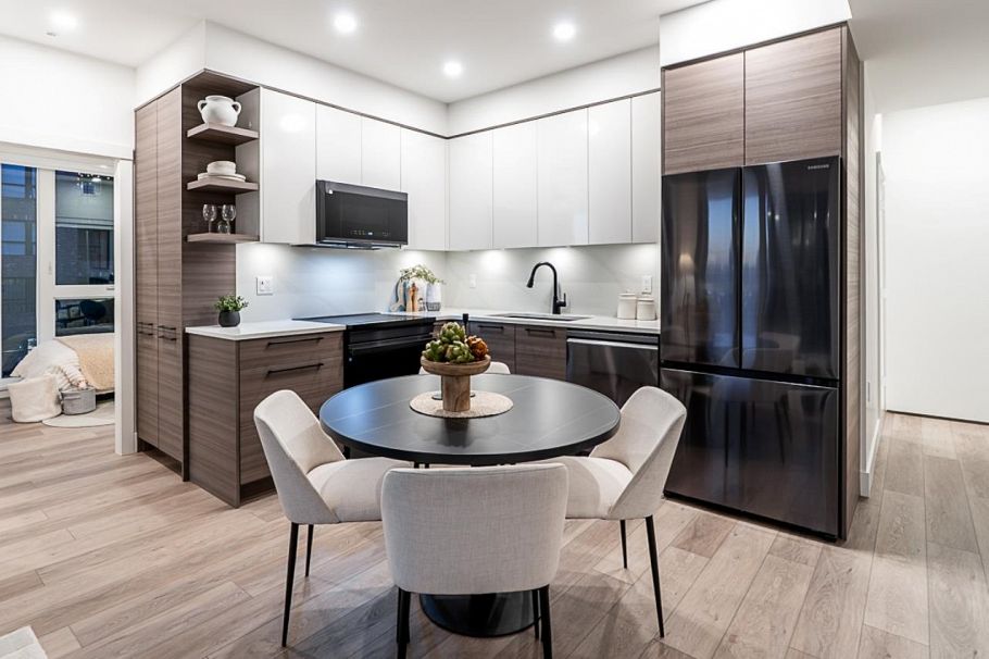 201 422 Lakewood Drive Vancouver, BC - 3