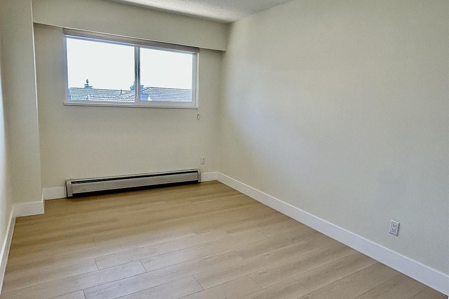 1544 W 68th Avenue Vancouver, BC - 15