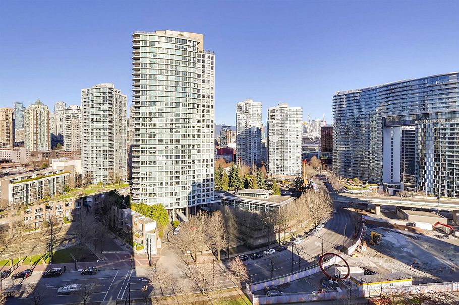 1807 1077 Marinaside Crescent Vancouver, BC - 12