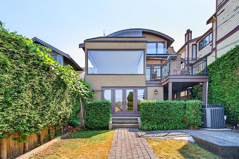 3835 W 12th Avenue Vancouver, BC - 14