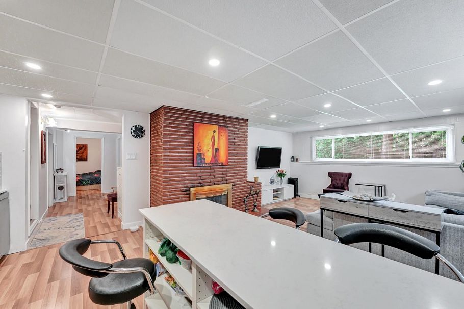 1075 Ruthina Avenue North Vancouver, BC - 11