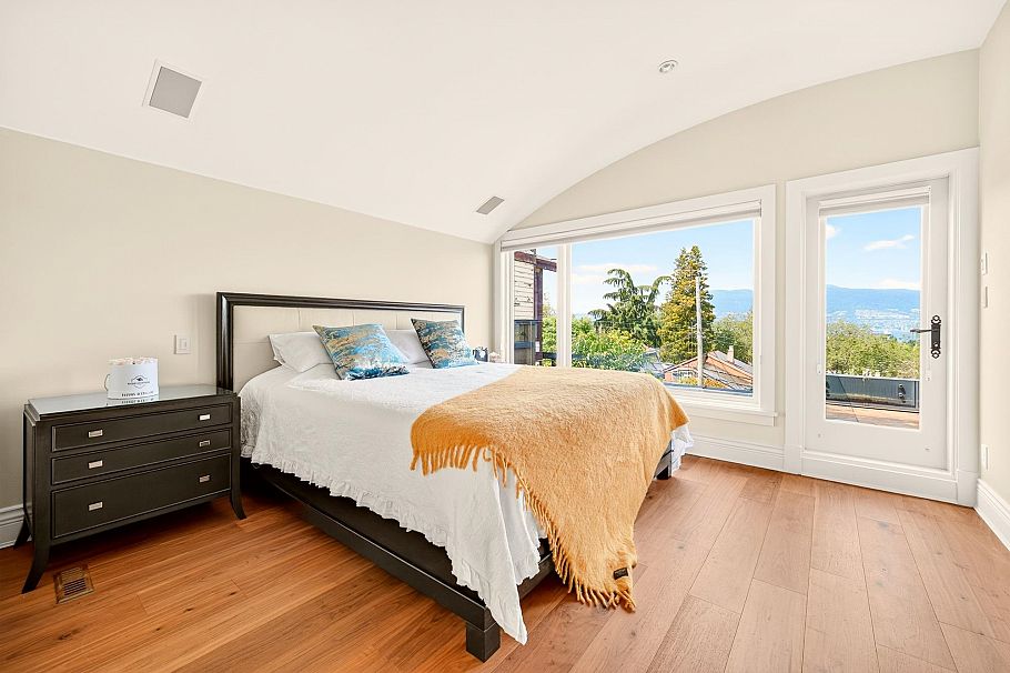 3835 W 12th Avenue Vancouver, BC - 16