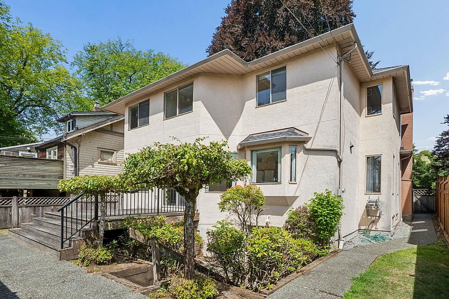 2986 W 37th Avenue Vancouver, BC - 34