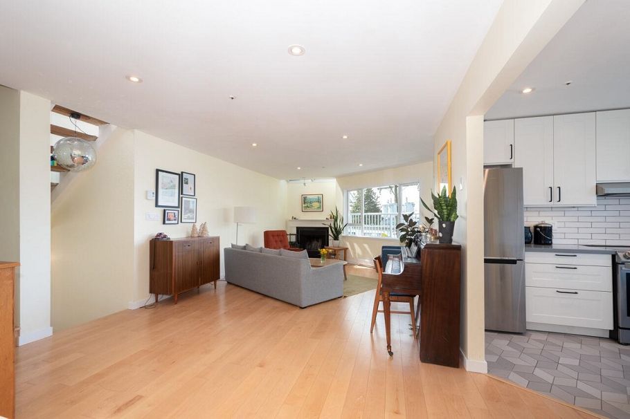 303 2215 Mcgill Street Vancouver, BC - 4