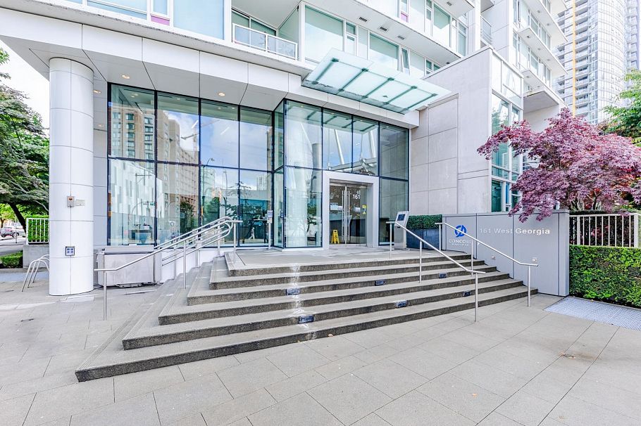 1209 161 W Georgia Street Vancouver, BC - 12