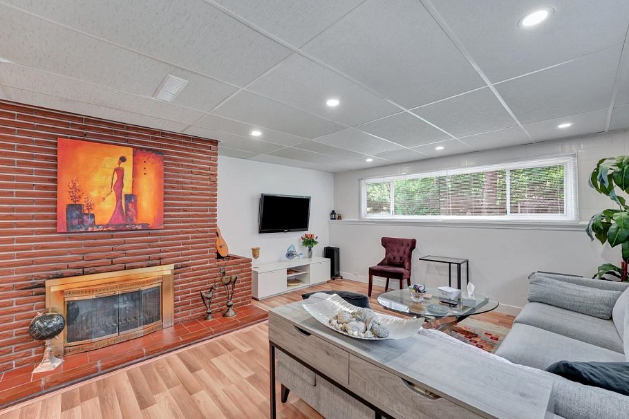 1075 Ruthina Avenue North Vancouver, BC - 6