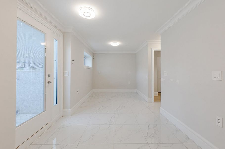 3559 E 48th Avenue Vancouver, BC - 20